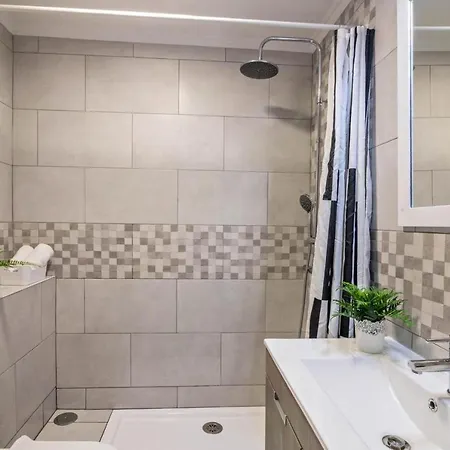 Poeta House By Sunnyway Apartament