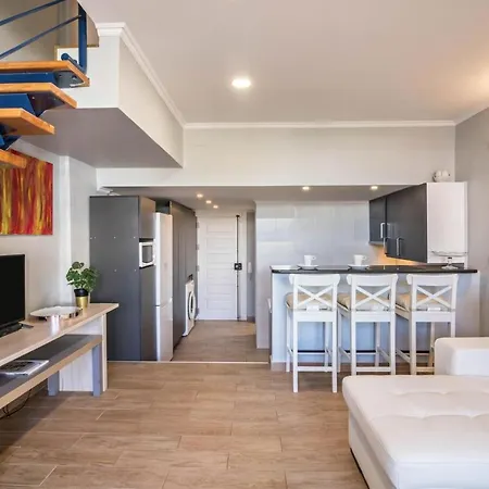 Poeta House By Sunnyway